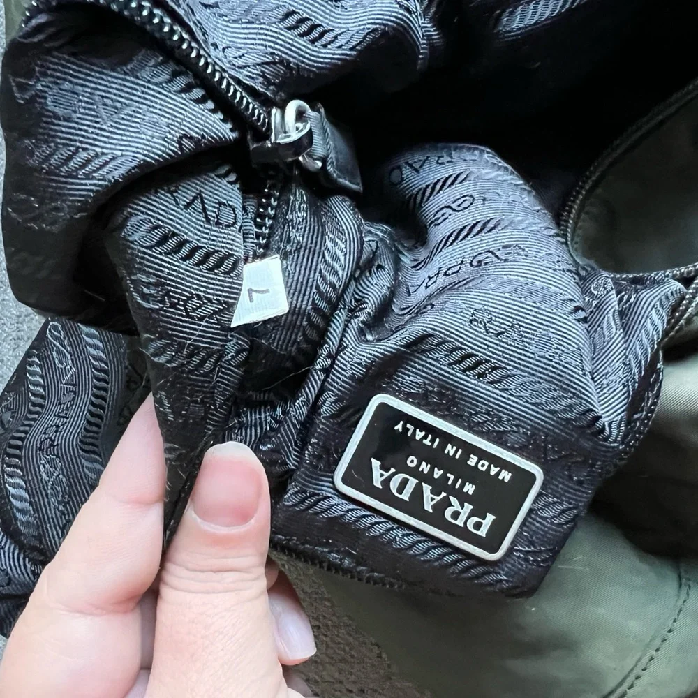 Prada tessuto nylon shoulder bag Authentic Vintage 90’s - Picture 7 of 11